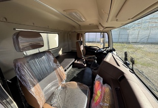 HINO 700 (18т) 4×2 РЕФРИЖЕРАТОР ХОУ THERMO KING T-1080